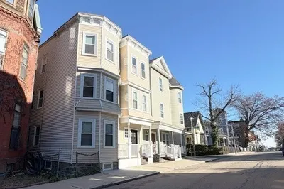 143 Hillside St 1