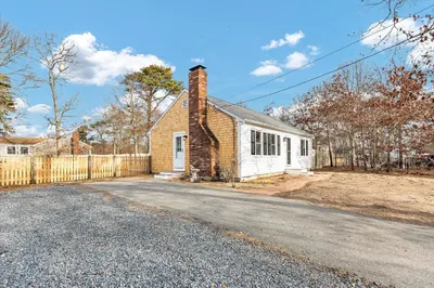28 Cardinal Ln