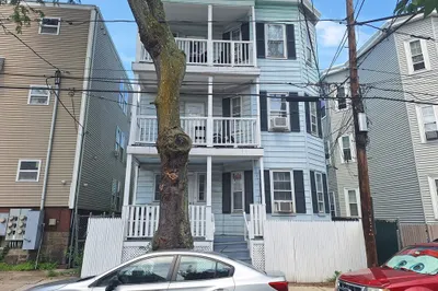 148 Congress Ave 1