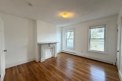 327 Columbia St #3