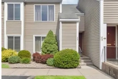 182 Nassau Dr #182 1