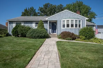66 Reading St
