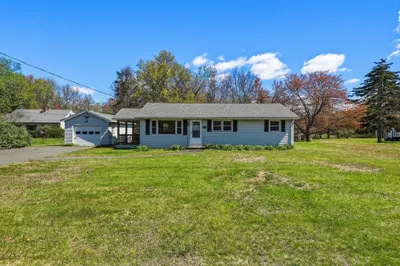 282 Bay Rd