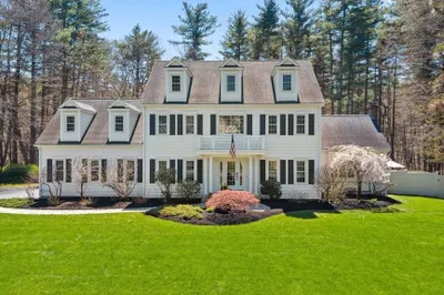 7 Daniel Shays Rd