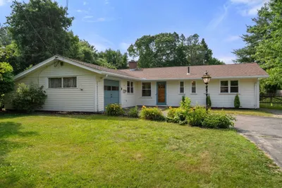 6 Sloane Dr 1