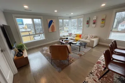 1400 Centre St #201