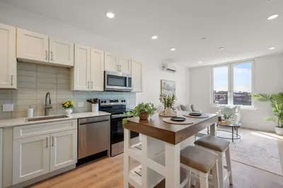 440 Broadway #403 1