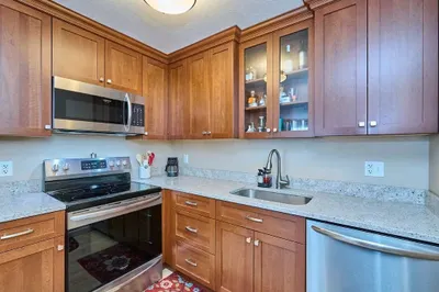 71 Princeton St #305 1