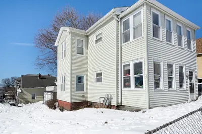21 Orient St