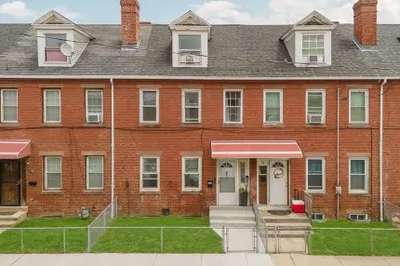 14 Center St 1