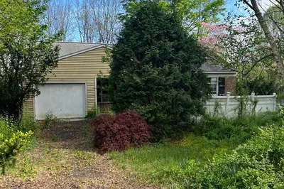 111 Rocky Hill Rd