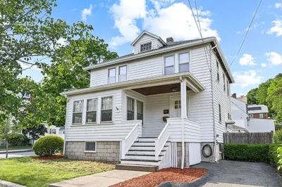 197 Bainbridge St 1