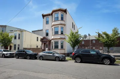 68 Brooks St 1