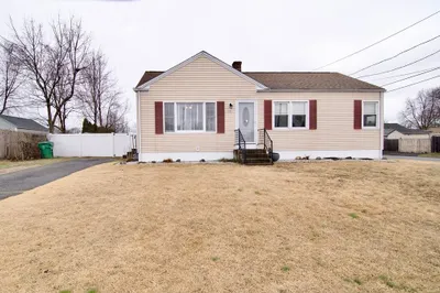 10 Woodcrest Cir 1