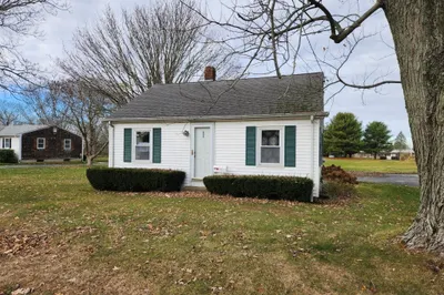 809 Hathaway Rd 1