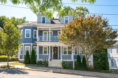 21 Whitney Ave #2L 1