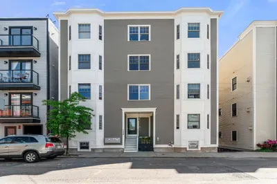 134-136 W 9th St #1