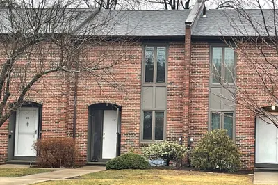 27 Webster Court #27 1