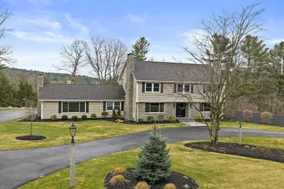 49 Algonquin Rd 1