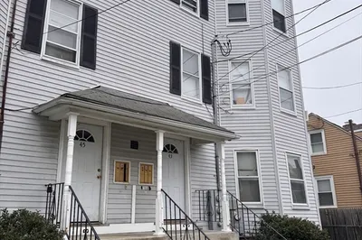 43 Sturbridge St #3 1