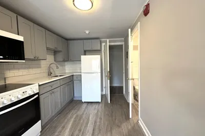 31 Western Ave #10