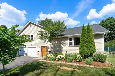 25 Alden Ave #1