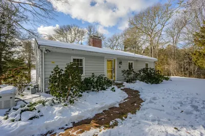 103 Pine Tree Dr