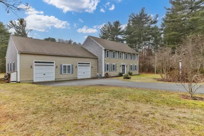 42 Rickenbacker Road 1