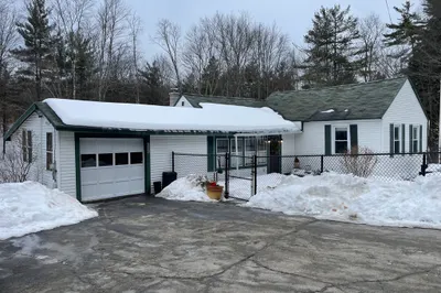 886 Keene Rd 1