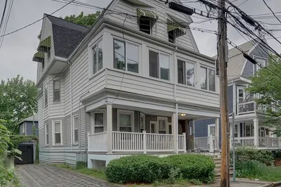 40 Simpson Ave 1