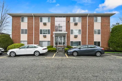 4 Albert Drive #5