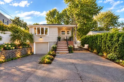 33 Fairchild Ave 1