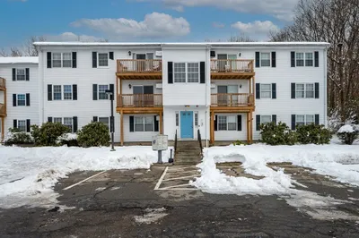 36 Gibbs St #27