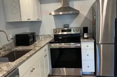320 Newbury St #1104 1