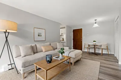 64 Main St #37B