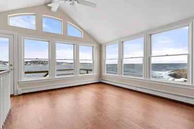 52 Bearskin Neck 1
