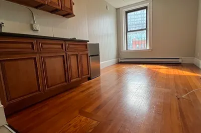 868 Beacon St #14 1