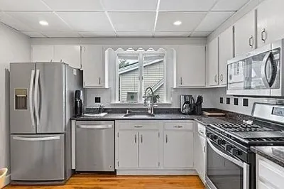 14 Staples Avenue #2
