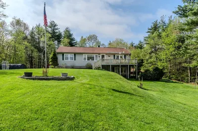 64 Whiteloaf Rd 1