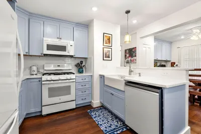 10 Daniels St #2 1
