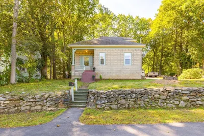 14 Bates Rd