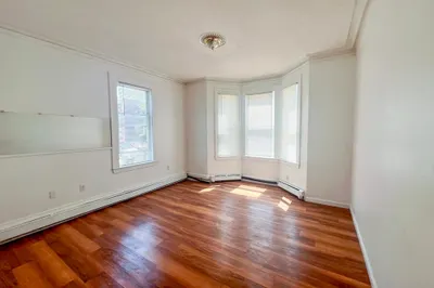 9 Weld Ave #1