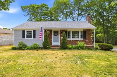 90 Castlewood Circle
