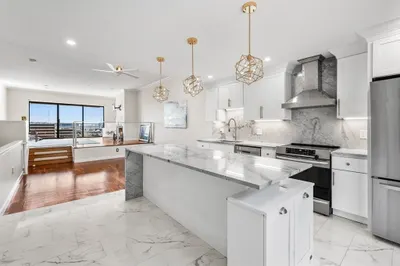 32 Shipway Pl #32