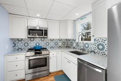6 Loring Hills Ave #B4 1