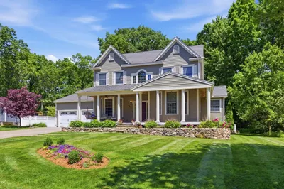 27 Boulder Dr 1