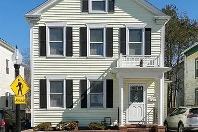 610 County St 1
