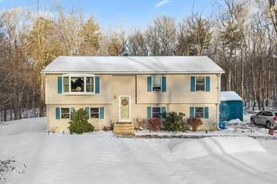 34 Lyman Barnes Rd 1