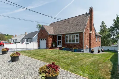 458 Appleton St 1