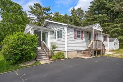 115 Wareham Lake Shore Dr 1